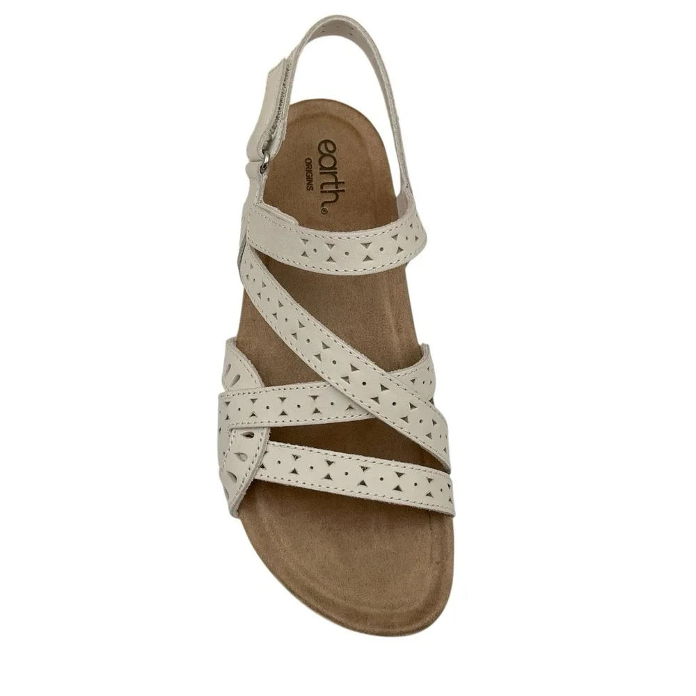 Earth Womens Seravi Strappy Casual Sandal 10.5 Wide Ivory Adjustable Comfort